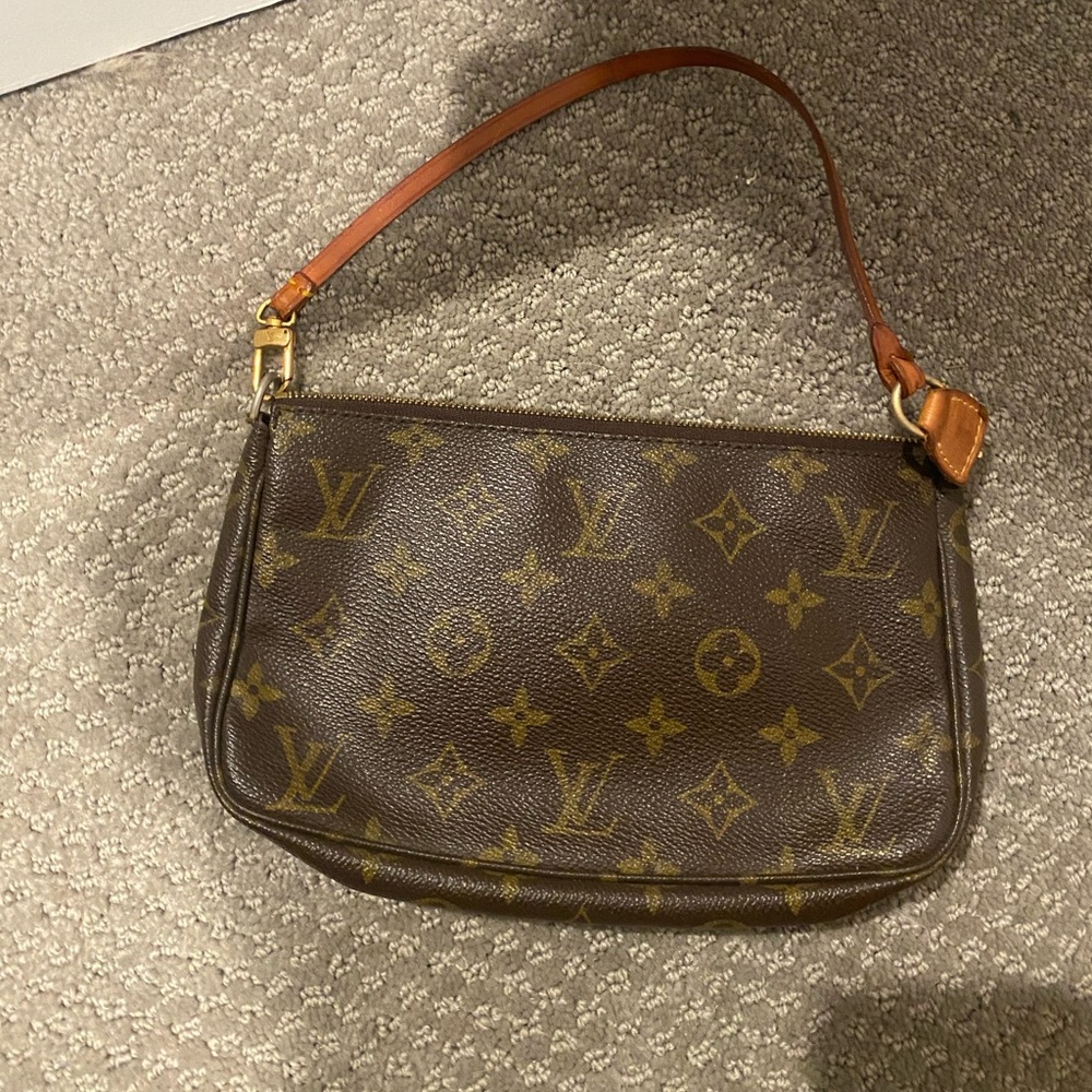 Louis Vuitton Pochette Handbag